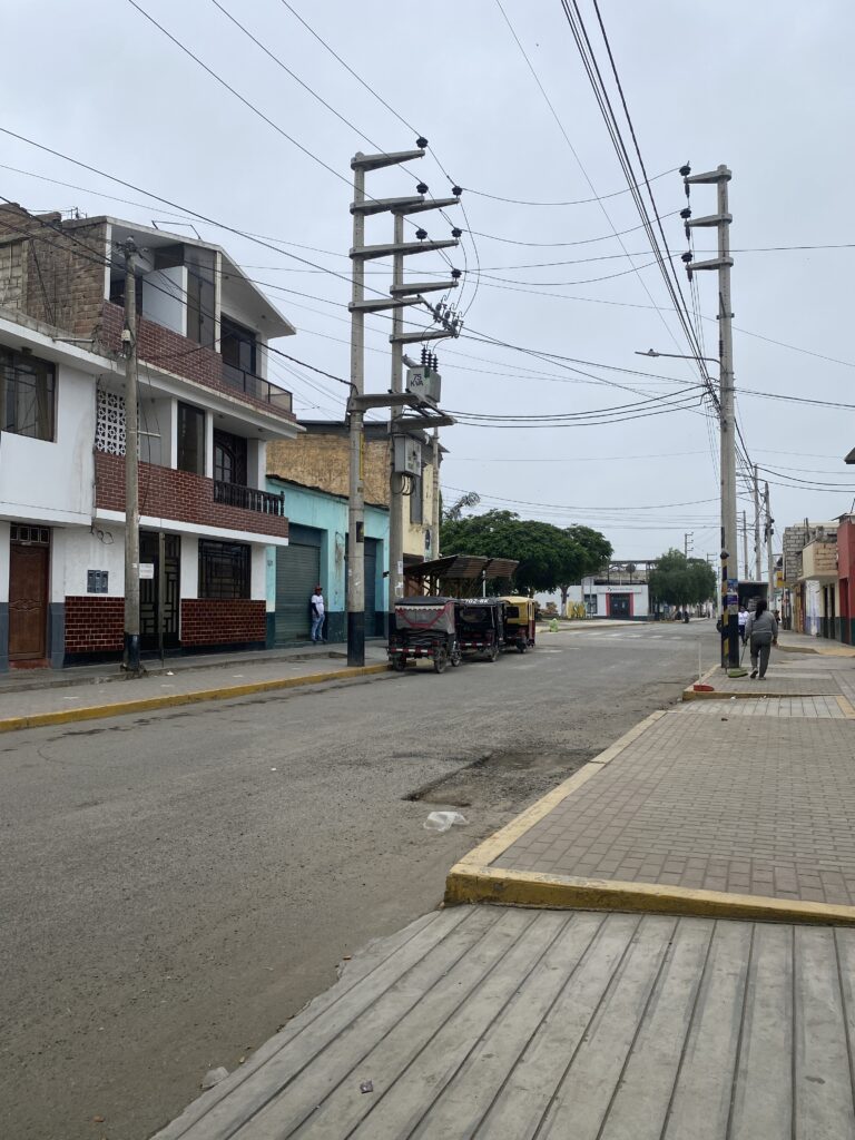 Calle De La Provincia De Ascope En La Libertad Peru - Casa Polska. La columna vertebral de la economía ascopana es, sin duda, la agroindustria de la caña de azúcar, el dulce motor de su desarrollo.