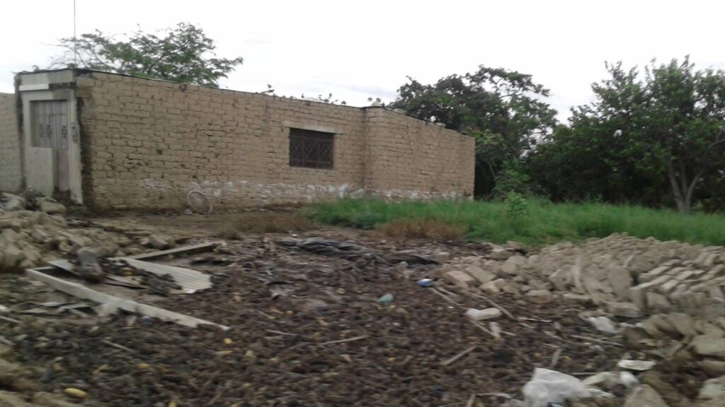 Fenomeno Del Nino En Peru 2017 - Casa Polska 2017: Una casa de adobe destruida por un huayco provocado por las intensas lluvias. Fotografía: Irvis Murillo.